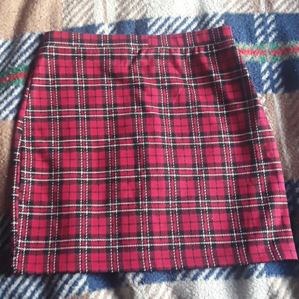Red plaid mini skirt